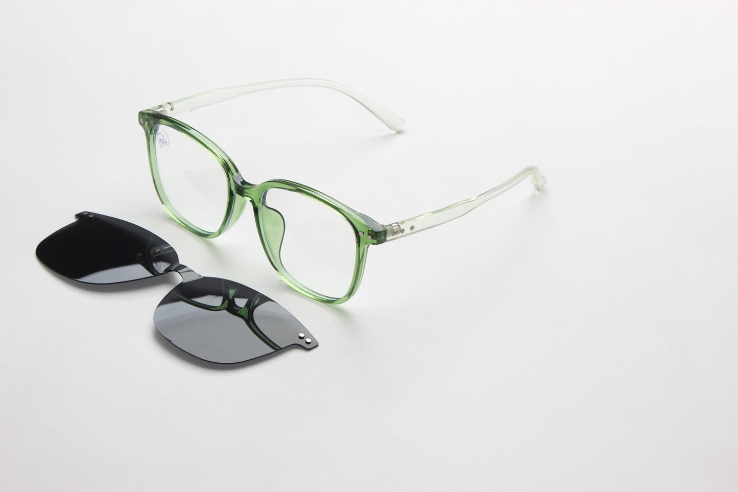 ME - DVG - 333 - MCROONS.COM