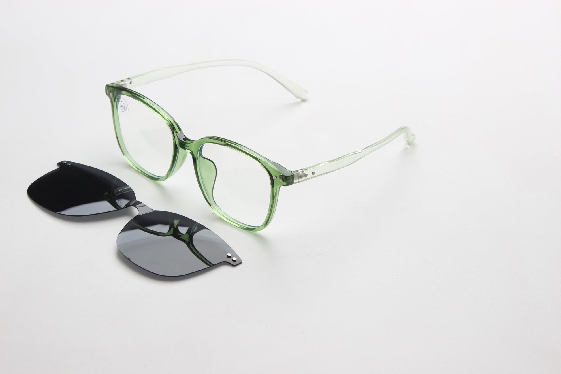 ME - DVG - 333 - MCROONS.COM